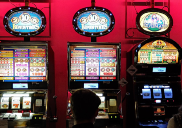 JÓVENES Y LUDÓPATAS